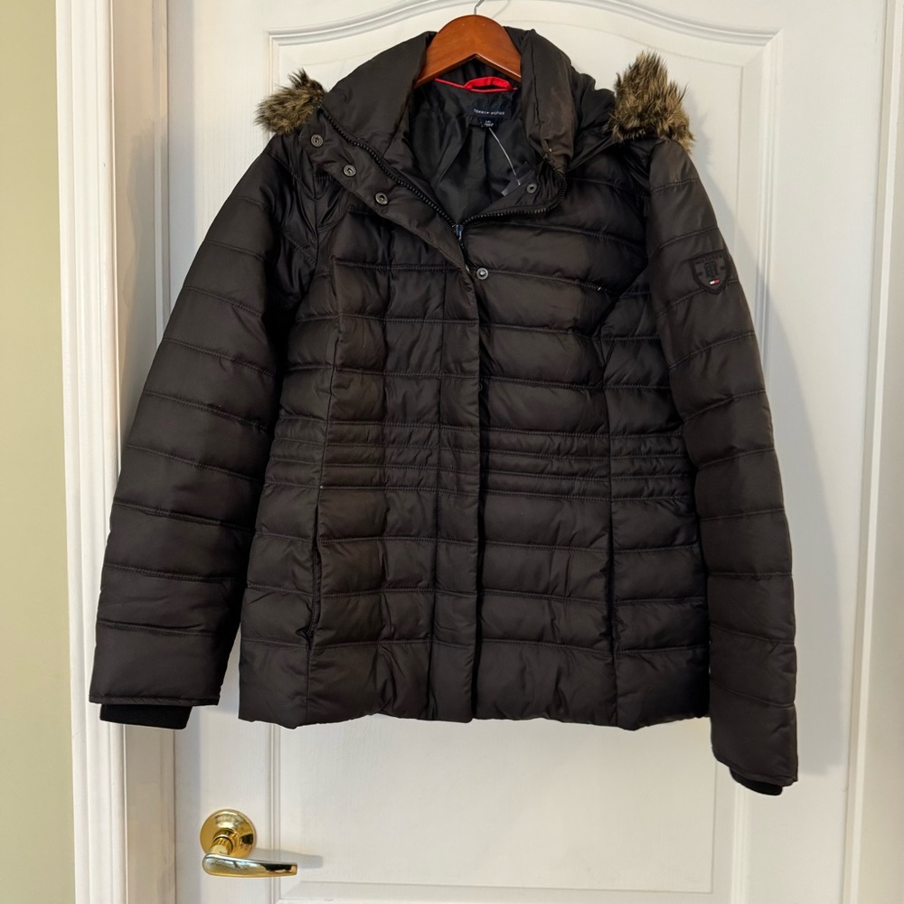 *NWT* Tommy Hilfiger Women's Black Puffer Jacket with Faux Fur Hood